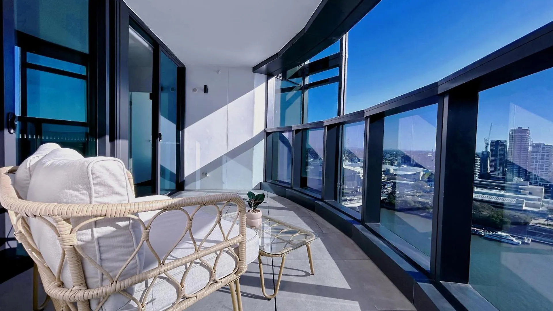 Brisbane Riverfront Oasis 2Bed Panoramic Riverview 0*,